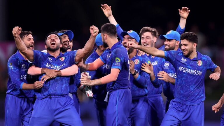 How to Bet on the Ashes Cricket Series on Play247